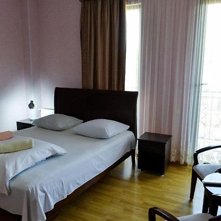 Guest House Tasunia Kutaisi Eksteriør billede