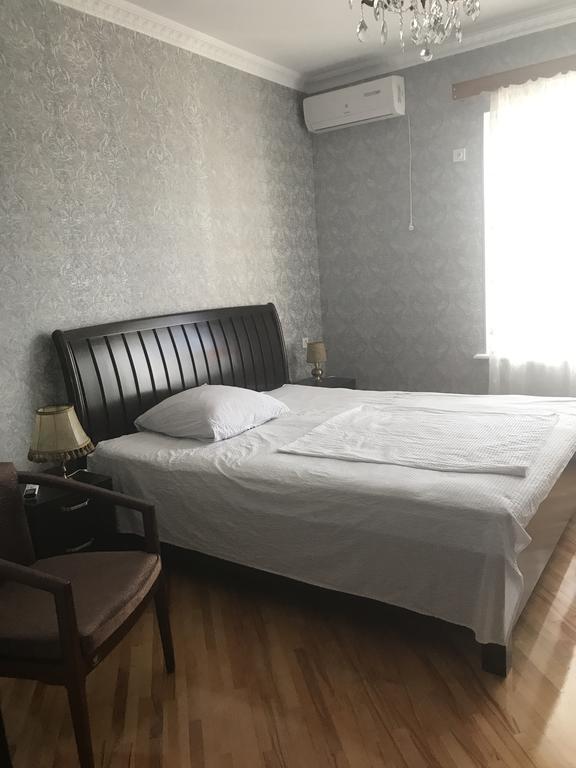 Guest House Tasunia Kutaisi Eksteriør billede