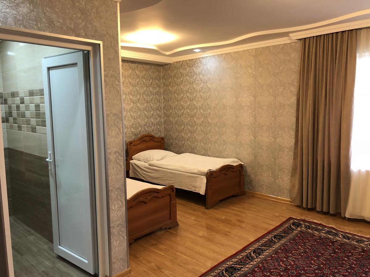 Guest House Tasunia Kutaisi Eksteriør billede