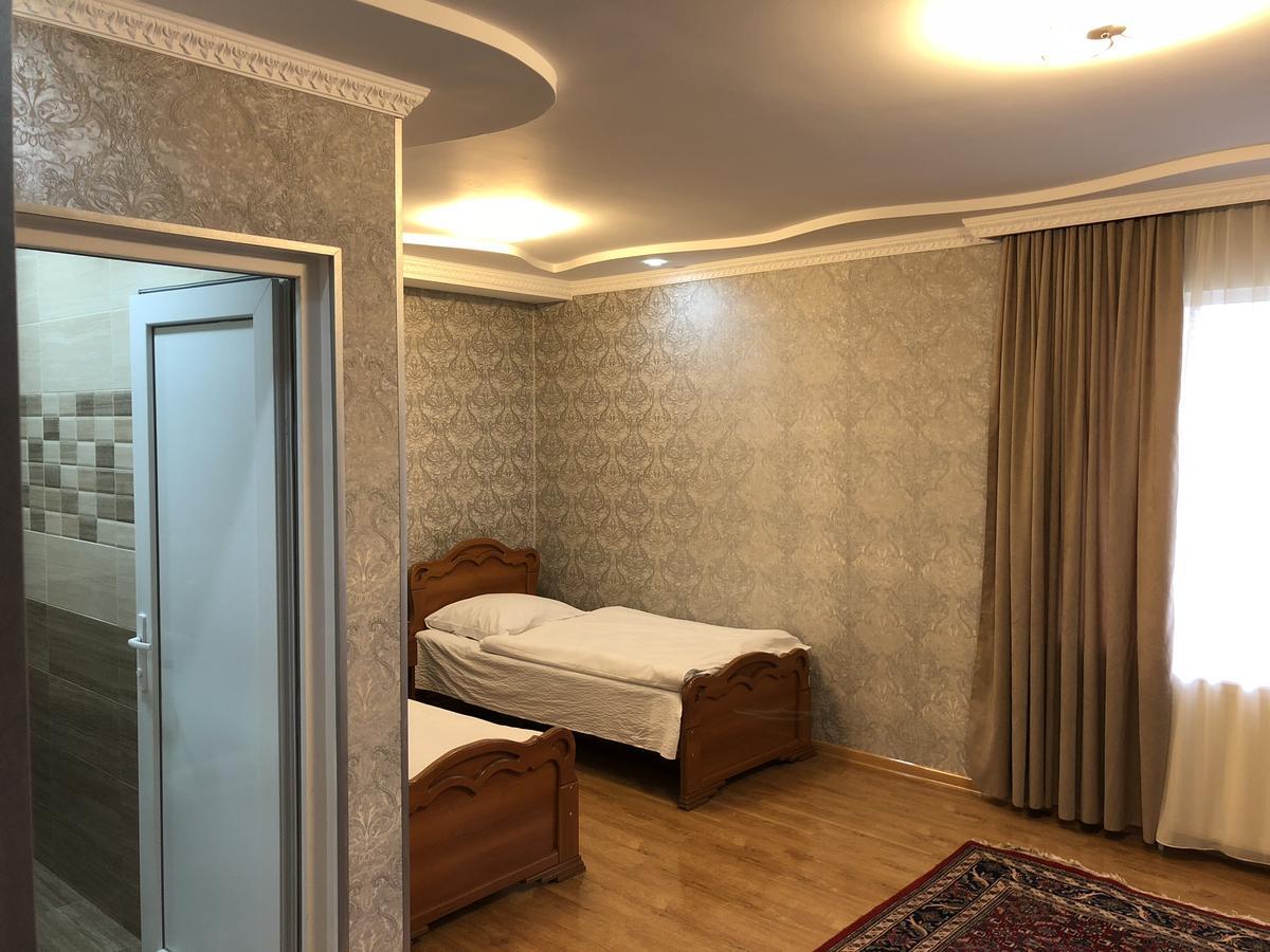 Guest House Tasunia Kutaisi Eksteriør billede