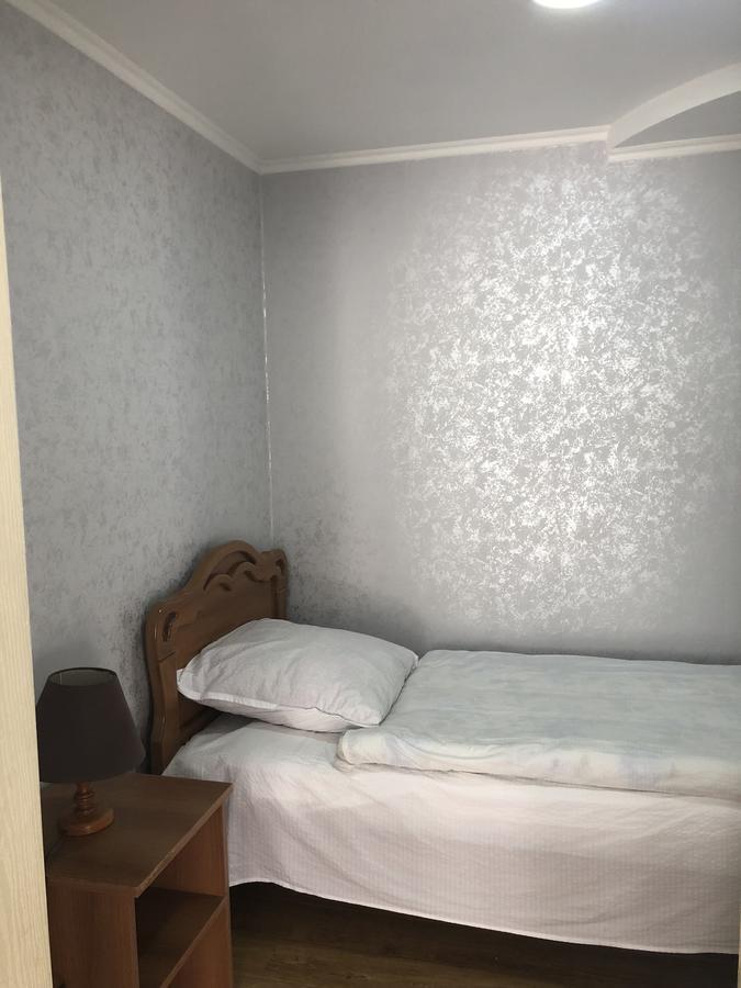Guest House Tasunia Kutaisi Eksteriør billede
