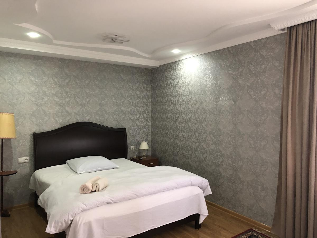 Guest House Tasunia Kutaisi Eksteriør billede